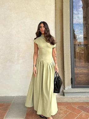 Vestido Longo Elegante com Cintura Plissada